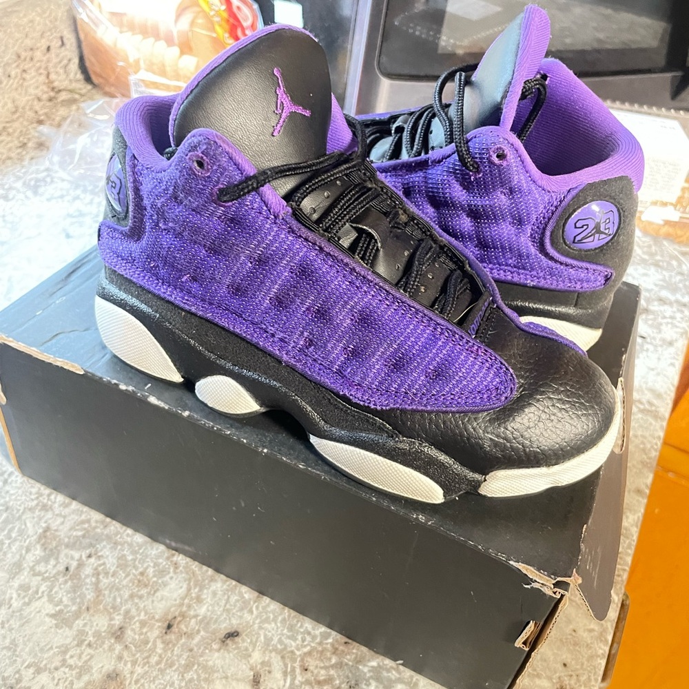 Boys size 1 Retro Jordan 13s